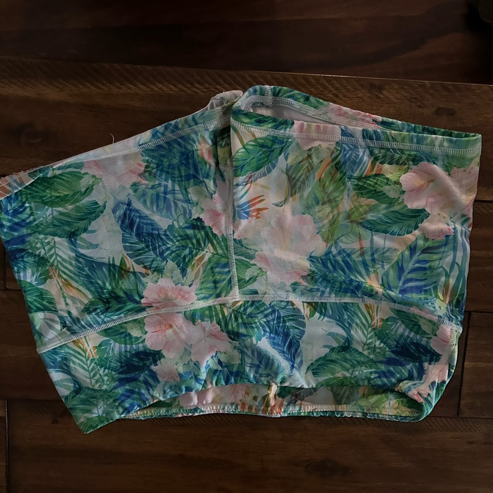 Tropical Floral Fleo Shorts